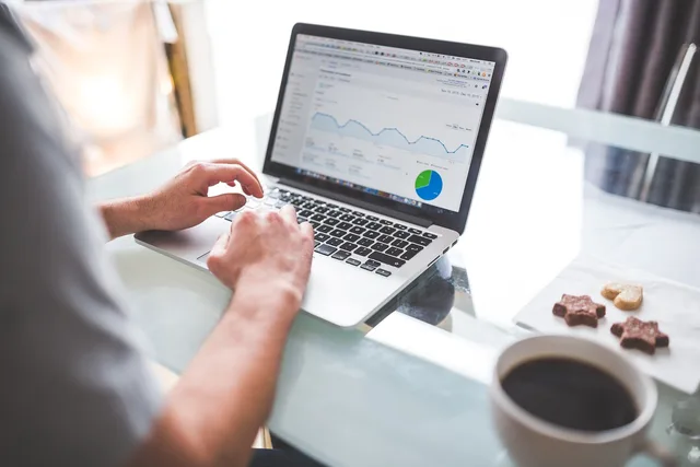 analytics, charts, graphics, marketing, traffic, seo, macbook, laptop, typing, working, technology, analytics, analytics, seo, seo, seo, seo, seo. Creator studio equipment attribution: tracking kit sales from creator content in GA4, Amazon and Meta